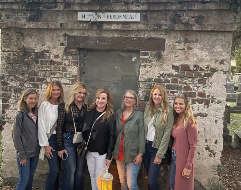 Charleston: Small-Group Ghost Walking Tour at Night - Guided by Experienced Professionals