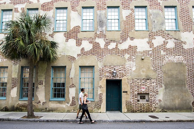 Charleston's Tapestry: A Journey Through Time and Color - Uncovering Charlestons Timeless Elegance