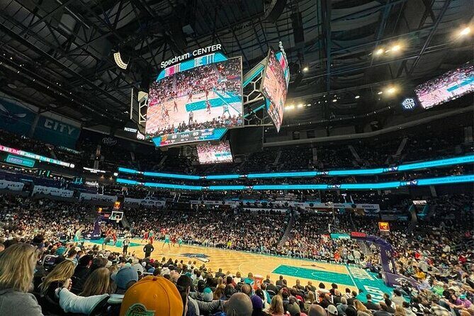 Charlotte Hornets Basketball Game at Spectrum Center - An In-Depth Look at the Experience