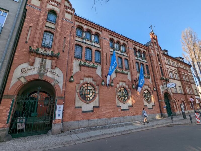 Charlottenburg: 2-Hour City Walking Tour - Inclusions
