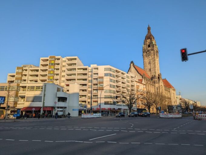Charlottenburg: 2-Hour City Walking Tour - Language and Location