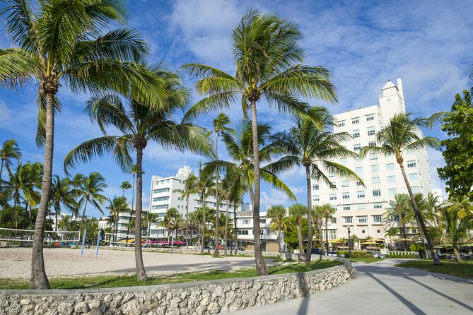 Charming Corners of Miami Walking Tour for Couples - Strolling Through Miami Beach