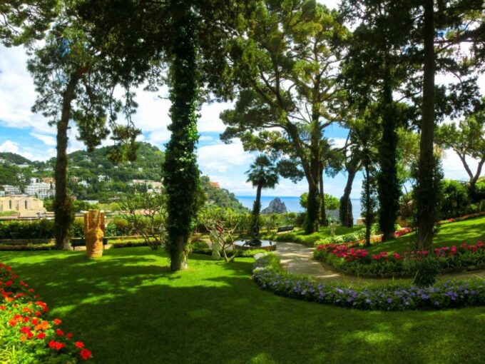 Charming Love Stories of Capri Walking Tour - Capris Charm and Vibes