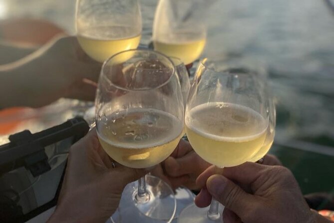 Charming Sunset in the Douro on a Shared Sailboat for up to 8 People - Guests Enthusiastic Recommendations