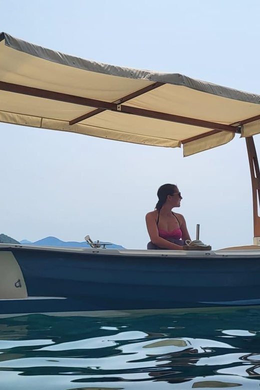 Charming Traditional Boat Tour - Boat Features and Amenities