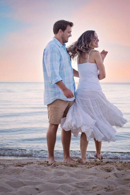 Charms of Honolulu Walking Tour for Couples - Key Points