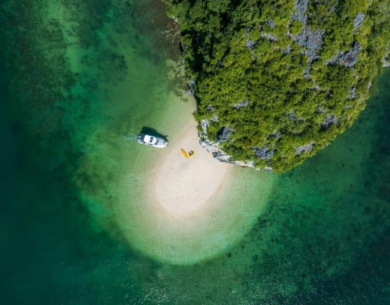 Charter Yacht: Enjoy the Breathtaking Sunset on Ha Long Bay - Key Points