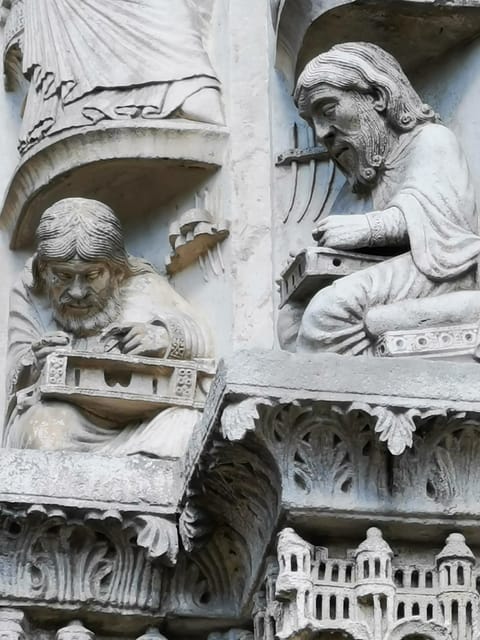 Chartres: Cathedral and City Guided Tour - Itinerary and Highlights