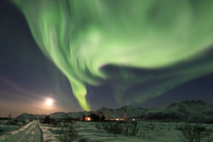 Chase the Northern Lights With a Photographer - Booking and Cancellation