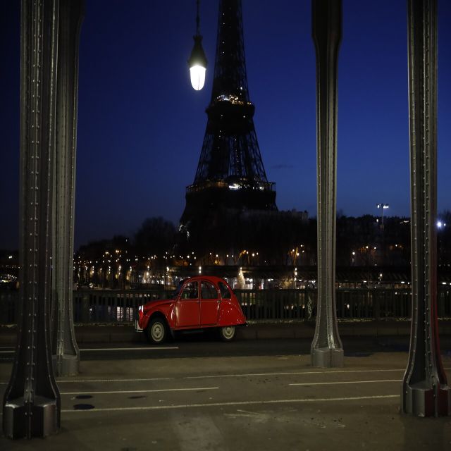 Château De Fontainebleau 2CV - Journey by Classic Citroën 2CV