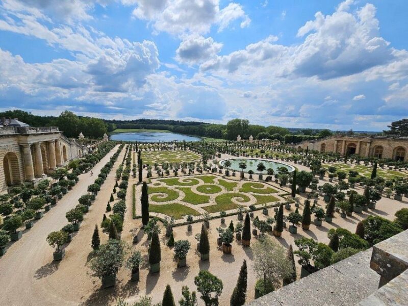 Chateau De Fontainebleau & Chateau De Versailles - Highlights of the Tour