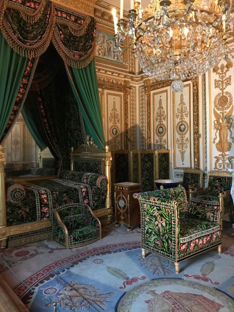 Château Fontainebleau German Semi-Private Guided Tour Max 6 - Luggage and Bag Policy