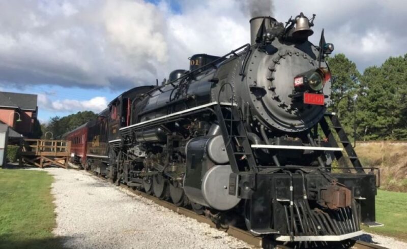 Chattanooga: Derailed Trolley Tour and Train Ride - Guided Tour Information