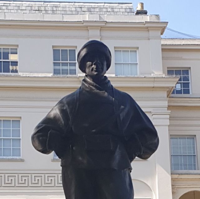 Cheltenham: Self-Guided Audio Tour of the Historical Town - Notable Cheltenham Residents and Their Contributions