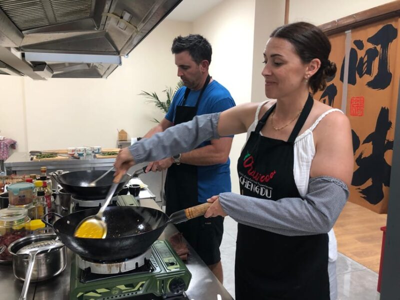 Chengdu: Cooking Class With Fresh Market Half Day Experience - Participant Requirements