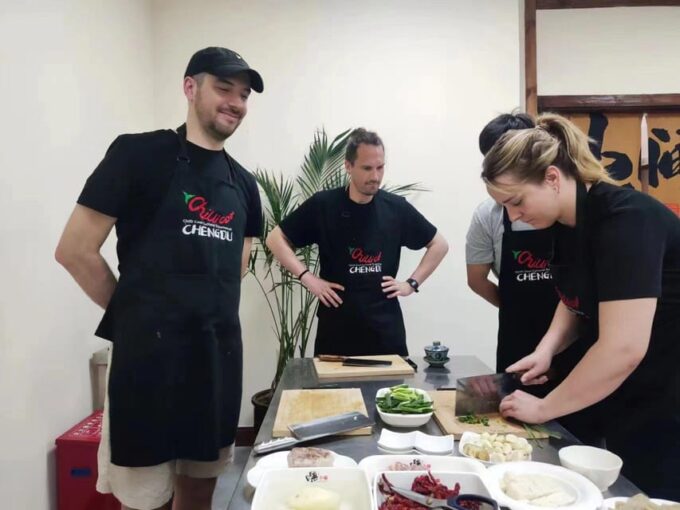 Chengdu: Cooking Class With Fresh Market Half Day Experience - Booking and Payment Options
