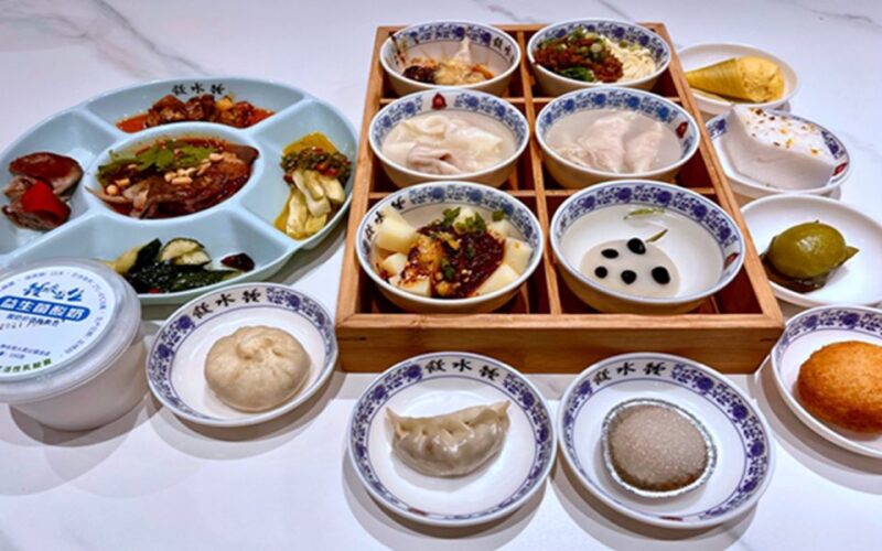 Chengdu Downtown Essences Private Day Tour - Cultural Experience at Peoples Park