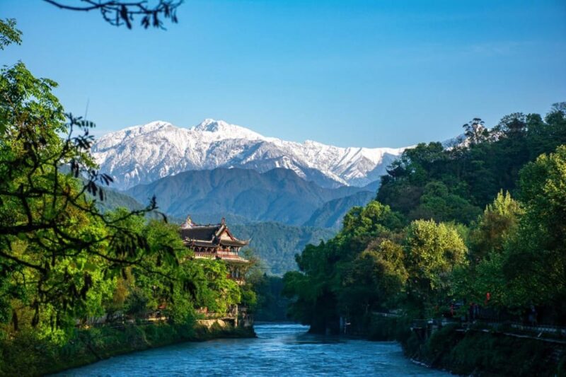 Chengdu: Dujiangyan Irrigation System Private Day Tour - Guided Tour Experience