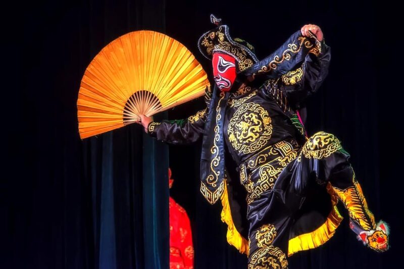 Chengdu: Hot Pot Dinner Sichuan Opera and Local Tea Tasting - Key Points