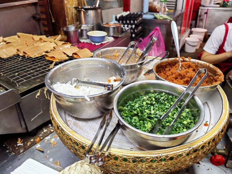 Chengdu: Hot Pot Dinner Sichuan Opera and Local Tea Tasting - Dining Experience