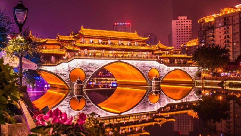 Chengdu: Illuminated Night Tour With Sichuan Opera or Hotpot - Itinerary Highlights
