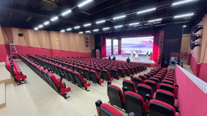 Chengdu: Jin Xiu Tian Xia Face Changing Show - Photography and Recording
