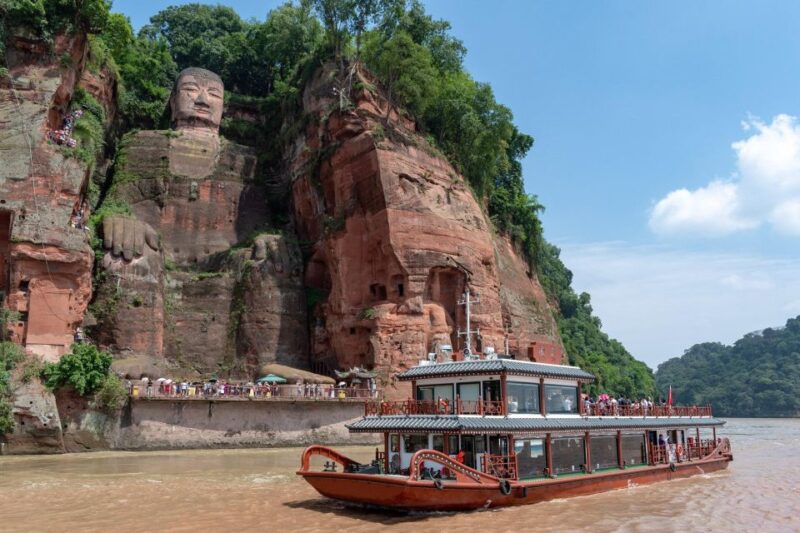 Chengdu: Private Day Tour to the Leshan Giant Buddha - Transportation and Experience