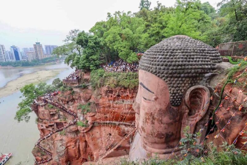 Chengdu: Private Day Tour to the Leshan Giant Buddha - Optional Boat Ride