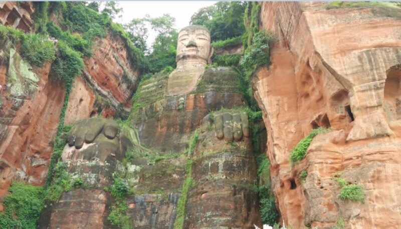 Chengdu Private Tour of Leshan Buddha and Panda Base - Key Points