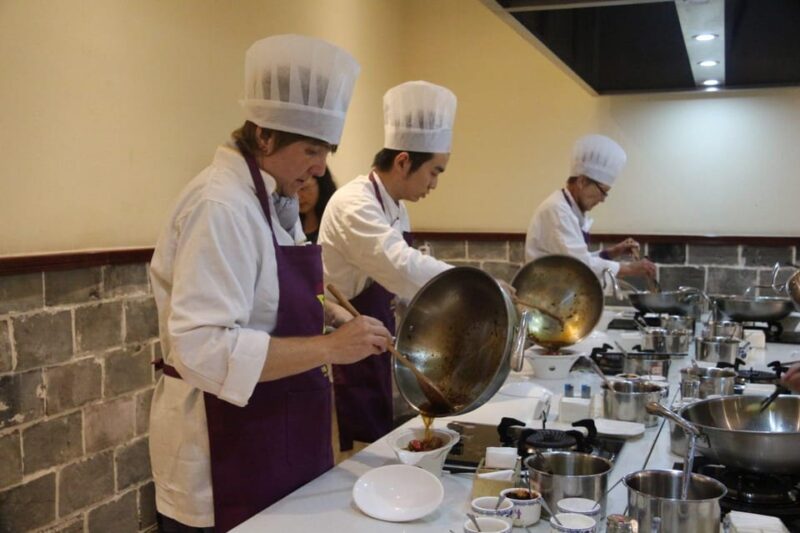 Chengdu: Sichuan Cuisine-Themed Museum Cooking Experience - Transportation and Accessibility
