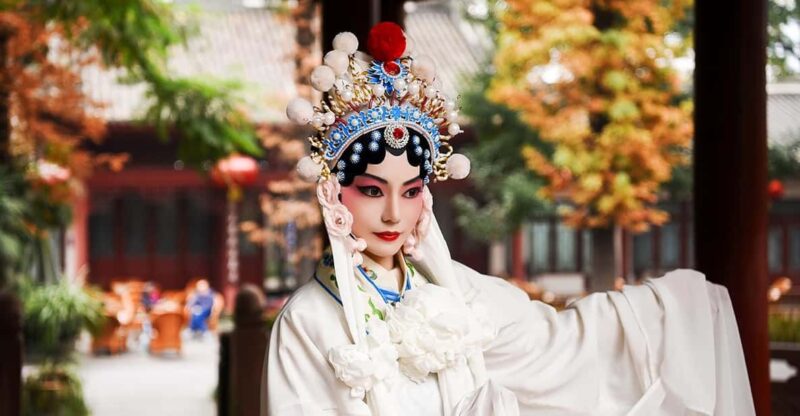 Chengdu: Sichuan Opera Show & Covered Bowl Tea & Massage - Key Points
