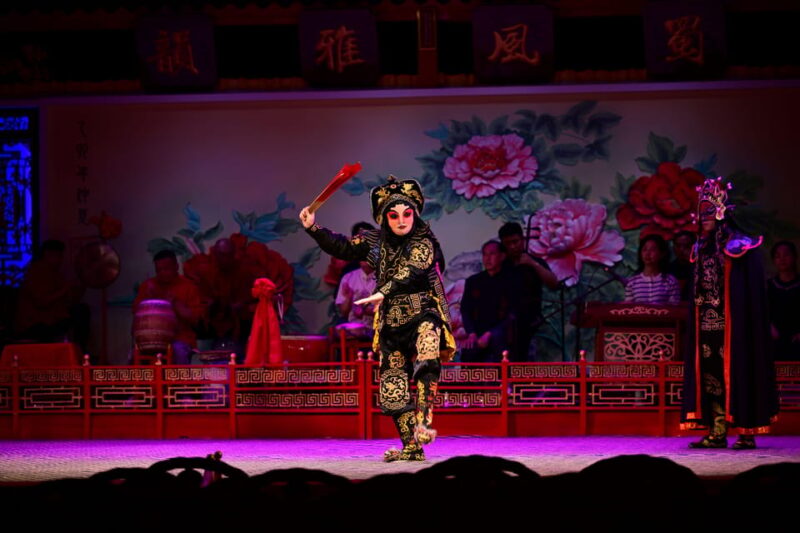 Chengdu Sichuan Opera Show Ticket - Shu Feng Ya Yun - Included Amenities