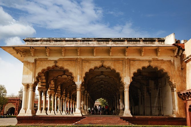 Chennai to Taj Mahal and Agra Same Day Tour With Return Flights - Exploring the Taj Mahal