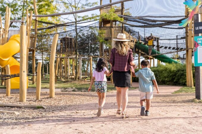 Chessy: Parrot World Immersive Animal Park Day Pass - Collaboration and Enrichment