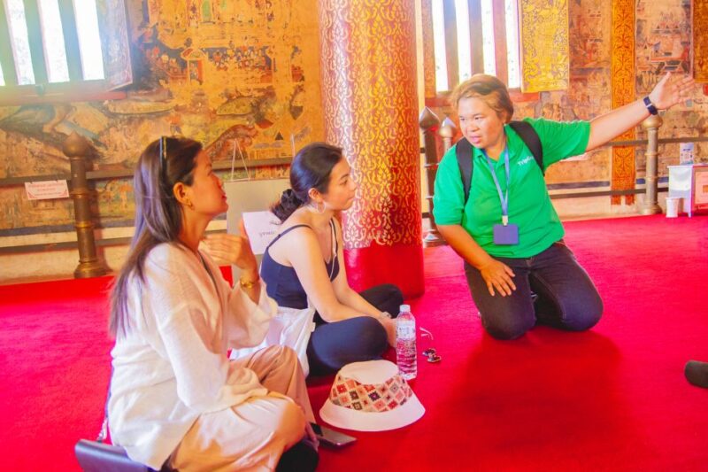 Chiang Mai: 3 Hour Old City and Temples Guided Walking Tour - Wat Phra Singh: Lavish Mosaic-Decorated Sanctuary