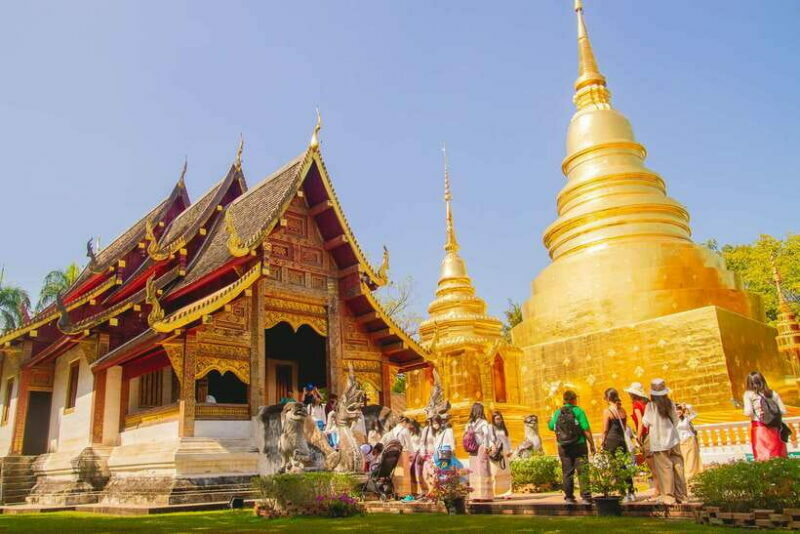 Chiang Mai: 3 Hour Old City and Temples Guided Walking Tour - Key Points