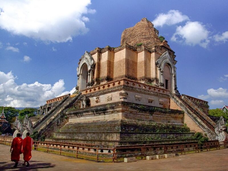 Chiang Mai: 3 Hour Old City and Temples Guided Walking Tour - Itinerary Highlights
