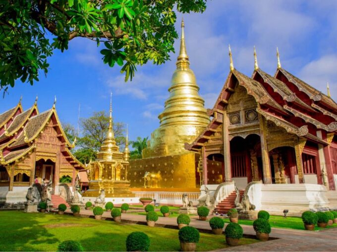 Chiang Mai: 3 Hour Old City and Temples Guided Walking Tour - Important Preparation Tips