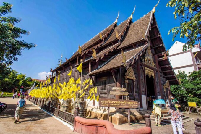 Chiang Mai: Ancient Temples Guided Spanish Tour - Group Size and Language
