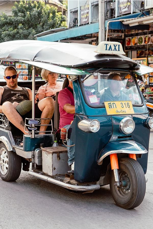 Chiang Mai: Boat, Tuk-Tuk, and Songtaew City Highlights Tour - Explore the Warorot Market
