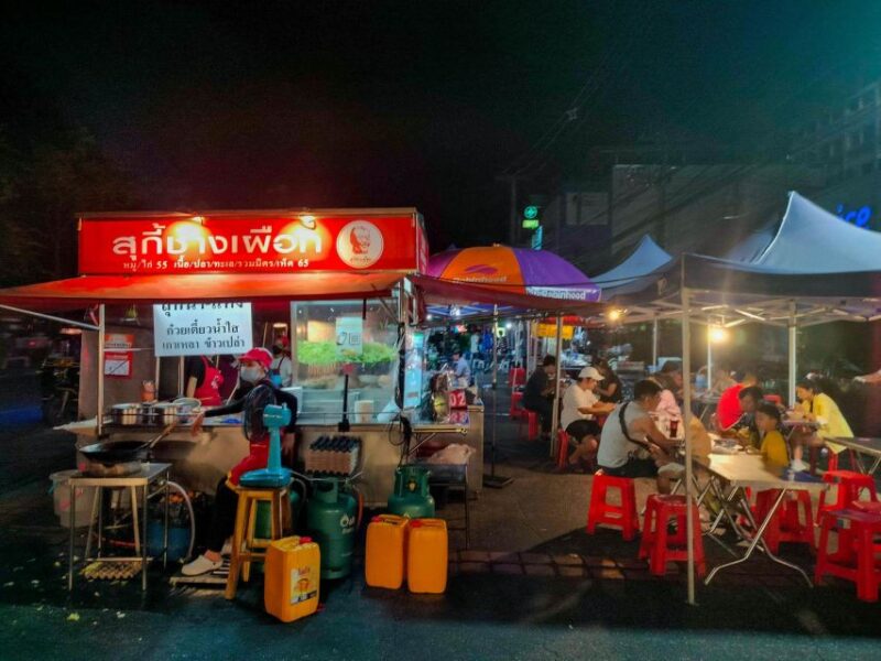 Chiang Mai: Chiang Mai Bar Hopping Guided Night Tour - Itinerary Highlights