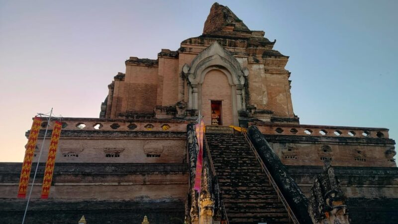 Chiang Mai: Chiang Mai Old City Twilight Walking Tour - Itinerary Overview