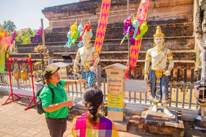 Chiang Mai: Chiang Mai Old City Twilight Walking Tour - Exploring Wat Chedi Luang