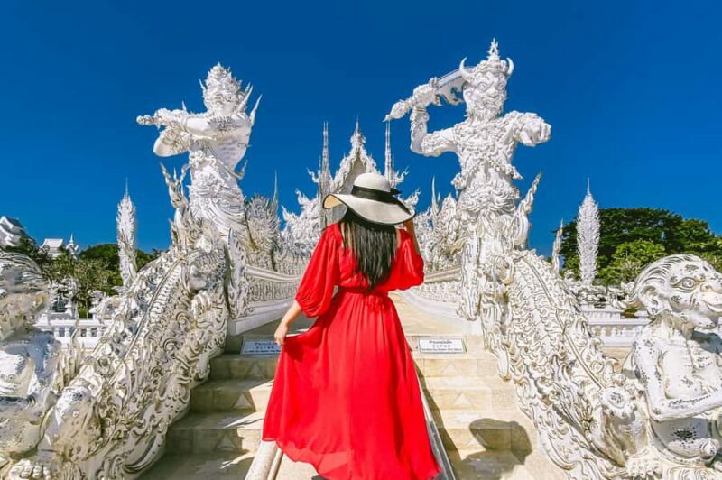 Chiang Mai: Chiang Rai Highlights Tour with Guide & Pickup - Key Points