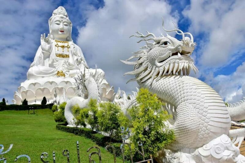 Chiang Mai: Chiang Rai Highlights Tour with Guide & Pickup - The Red Temple — Serenity from a Hilltop Viewpoint
