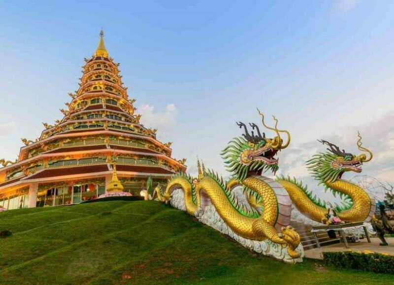 Chiang Mai: Chiang Rai Temples Day Trip with Hot Springs - Visiting the Hill Tribe Long Neck Village