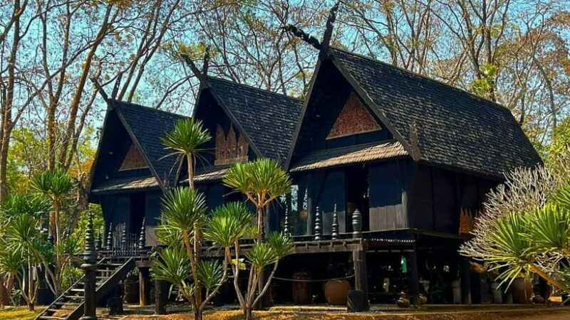 Chiang Mai: Chiang Rai Temples, Golden Triangle & Boat Tour - The Journey Begins: Early Morning Pickup and Hot Springs Break