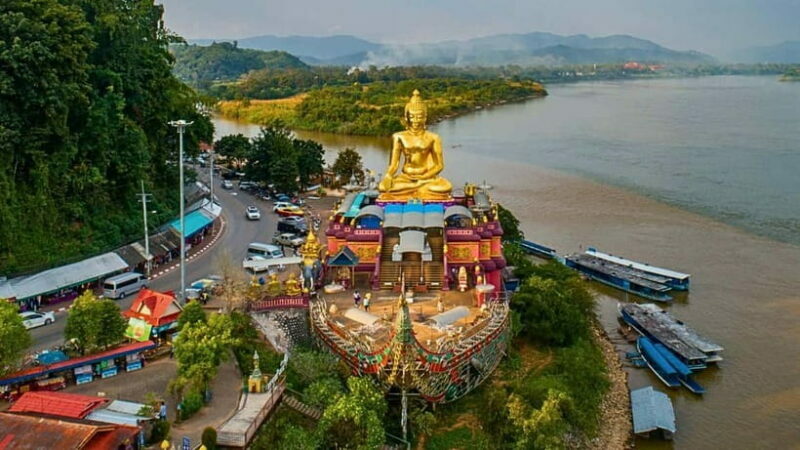 Chiang Mai: Chiang Rai Temples, Golden Triangle & Boat Tour - Lunch Break: Savor Authentic Thai Flavors