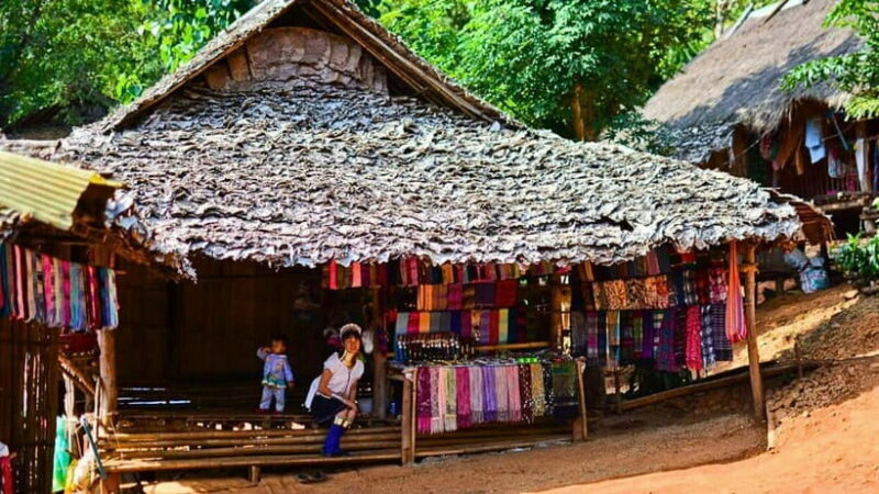 Chiang Mai: Chiang Rai Temples, Golden Triangle & Boat Tour - Meeting the Karen Long Neck Tribe