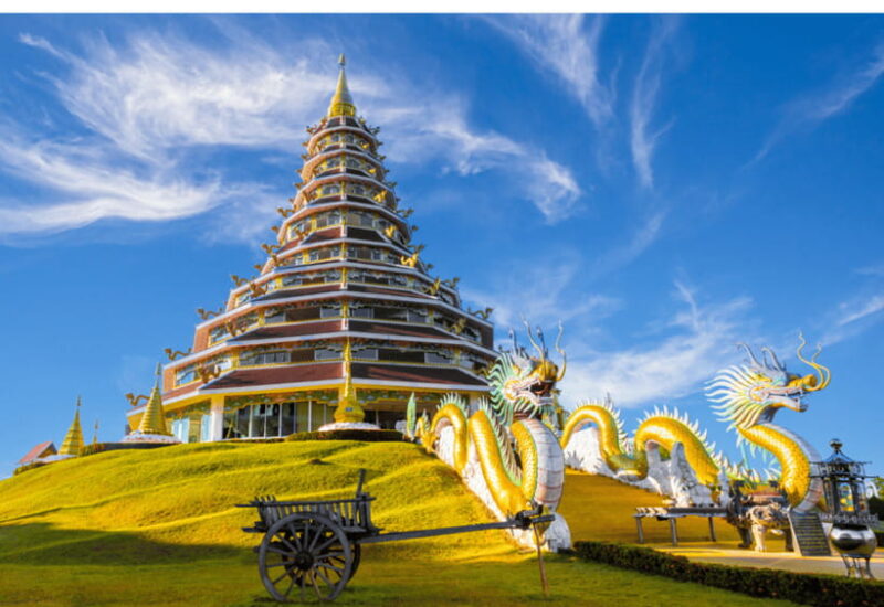 Chiang Mai: Chiang Rai White, Blue, Red Temples & Long Neck - Singha Park: Taking in Natures Wonders
